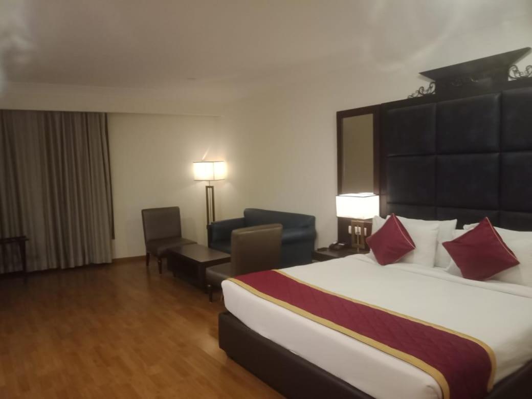 Blossom Rooms Hotel Vashishtha - Free Lunch Or Dinner- Free Breakfast Χιντεραμπάντ Εξωτερικό φωτογραφία