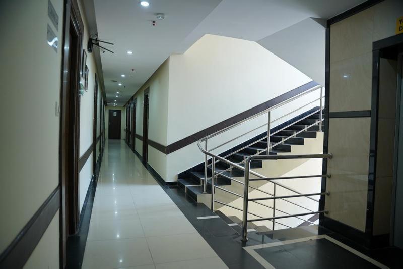 Blossom Rooms Hotel Vashishtha - Free Lunch Or Dinner- Free Breakfast Χιντεραμπάντ Εξωτερικό φωτογραφία