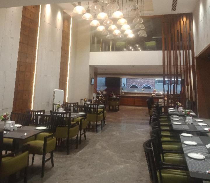 Blossom Rooms Hotel Vashishtha - Free Lunch Or Dinner- Free Breakfast Χιντεραμπάντ Εξωτερικό φωτογραφία