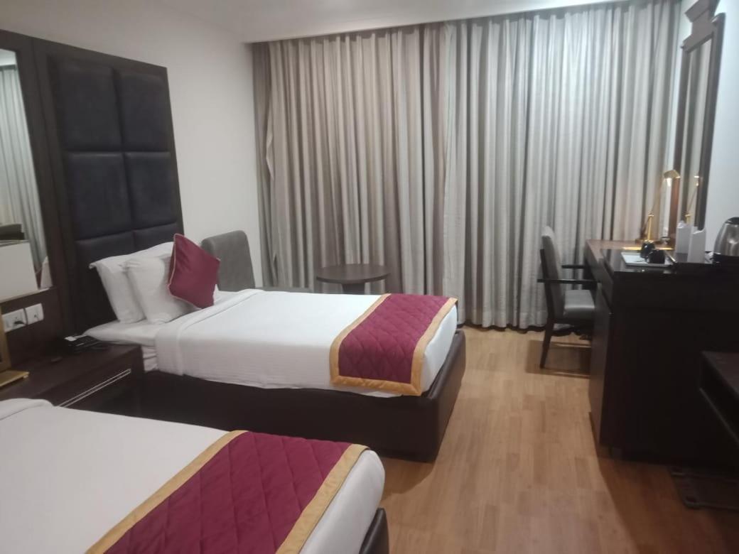 Blossom Rooms Hotel Vashishtha - Free Lunch Or Dinner- Free Breakfast Χιντεραμπάντ Εξωτερικό φωτογραφία