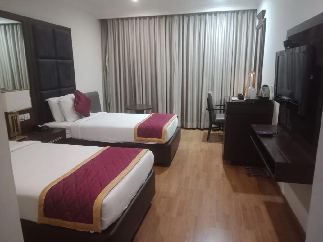 Blossom Rooms Hotel Vashishtha - Free Lunch Or Dinner- Free Breakfast Χιντεραμπάντ Εξωτερικό φωτογραφία