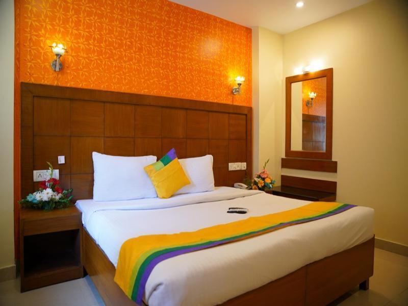 Blossom Rooms Hotel Vashishtha - Free Lunch Or Dinner- Free Breakfast Χιντεραμπάντ Εξωτερικό φωτογραφία