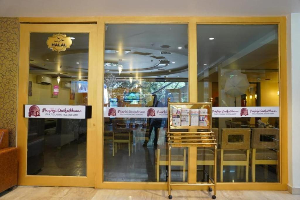 Blossom Rooms Hotel Vashishtha - Free Lunch Or Dinner- Free Breakfast Χιντεραμπάντ Εξωτερικό φωτογραφία